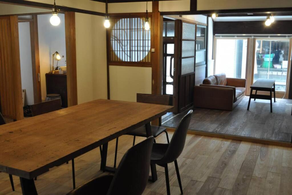 呼子の港路地の古民家一棟貸切宿梵soyogi Holiday home *